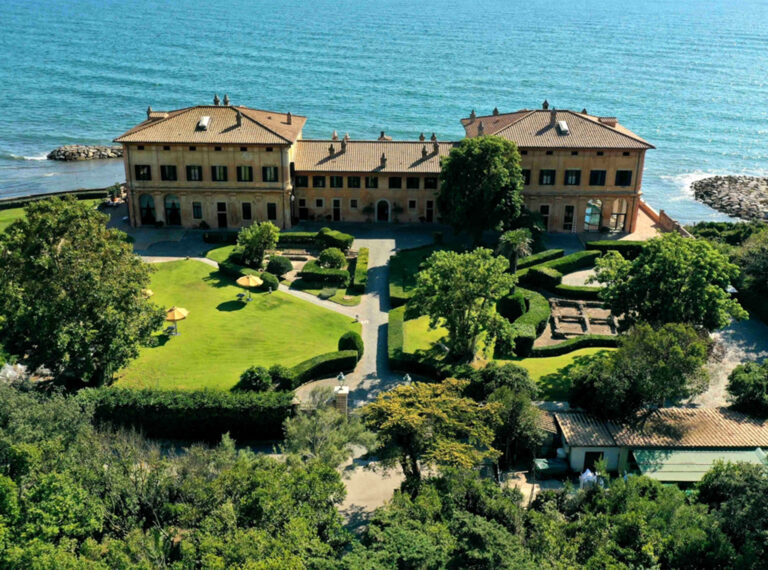 LA POSTA VECCHIA- L’albergo più affascinante sul mare di Roma.