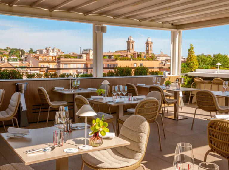 ACQUAROOF – TERRAZZA MOLINARI – Eleganza e Gusto nel Cuore di Roma.