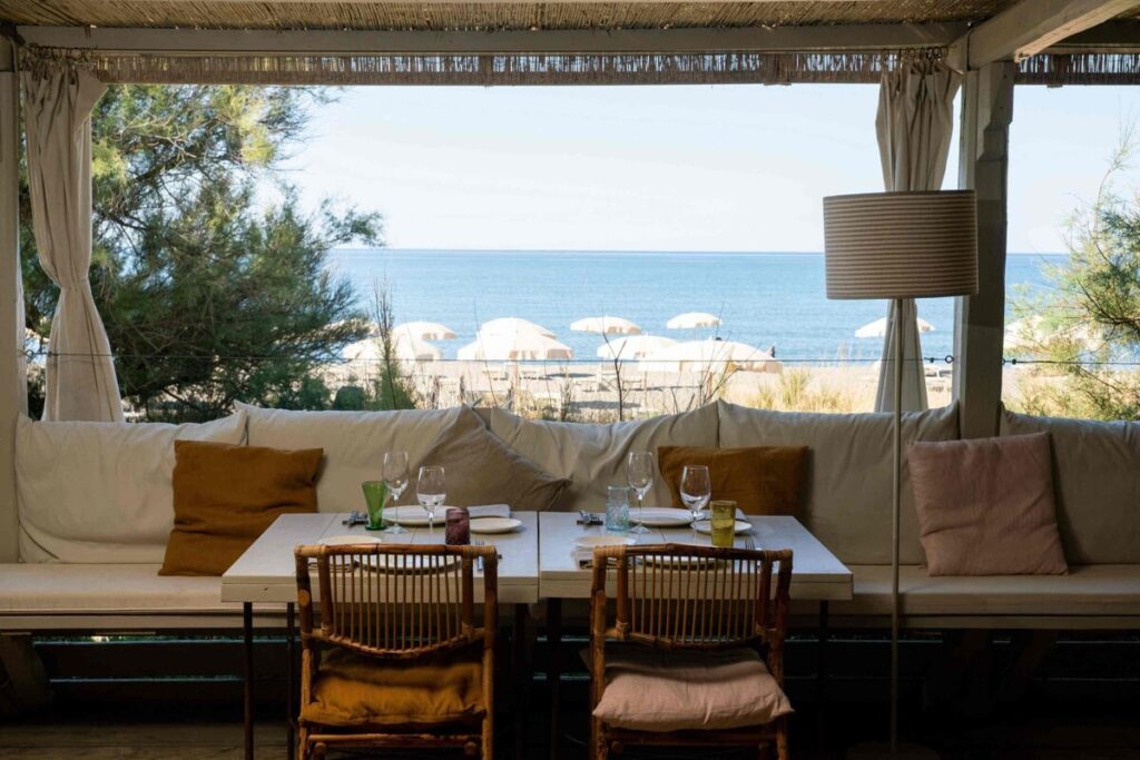 ENOTECA LA TORRE SBARCA SULLA SABBIA: a Capalbio il fine dining si fa barefoot.