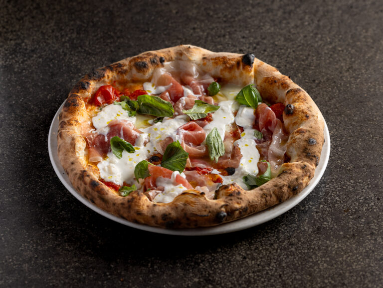 ANGELO PEZZELLA- Riapre la sua pizzeria.